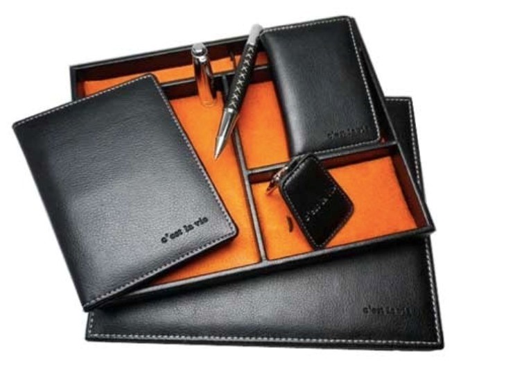 black Leather-Gift-Sets